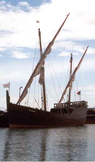 Rplique de caravelle dans le port de Lisbonne